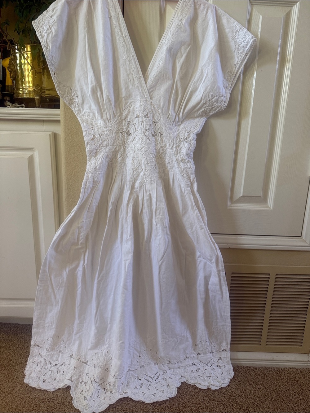 Rare vintage heavily manually embroidered bridal dress size 12